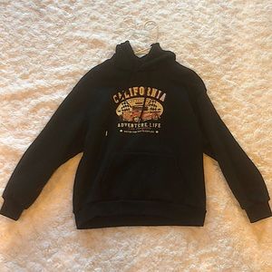 Black hoodie with front pocket🌟